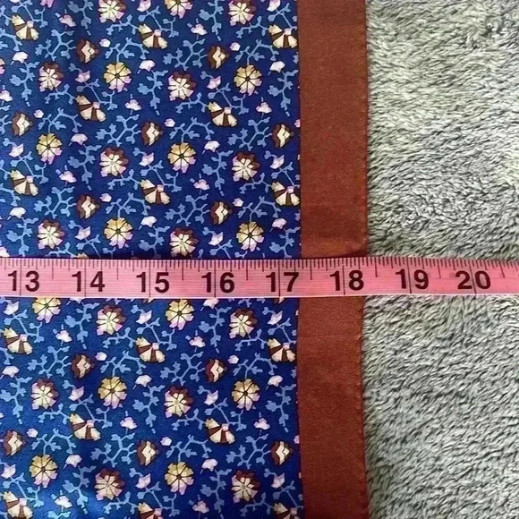 Tory Burch Wild Pansy Bouquet Neckerchief Fresh Blueberry (400) NWT - Picture 3 of 5